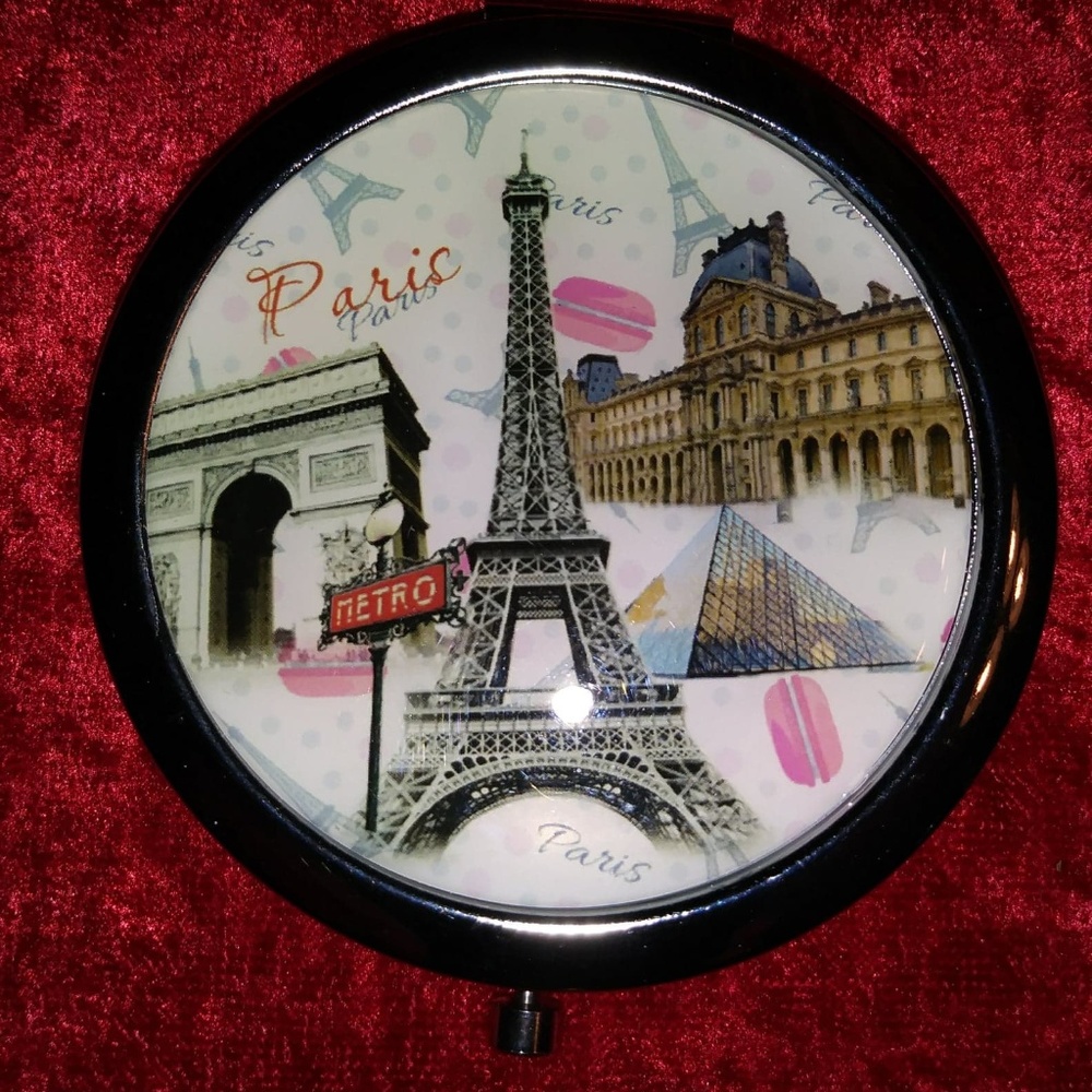 SALE!!! FANCY MAKE- UP MIRROR- NEW!!!